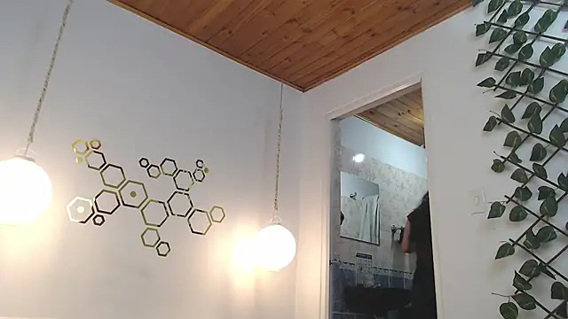 adriscute online show from March 20, 2:08 am