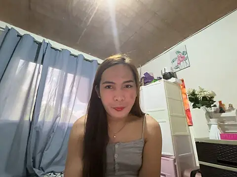 Snapshot of Msyensmith chatting on May 17, 5:16 am Msyensmith online show from May 17, 5:16 am
