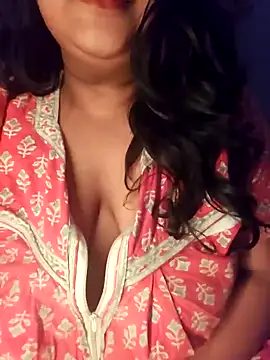 Snapshot of sassy_horny chatting on December 21, 2:30 am sassy horny online show from December 21, 2:30 am