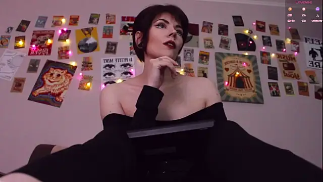 Snapshot of Luna_Blake chatting on May 27, 5:21 pm Luna Blake online show from May 27, 5:21 pm