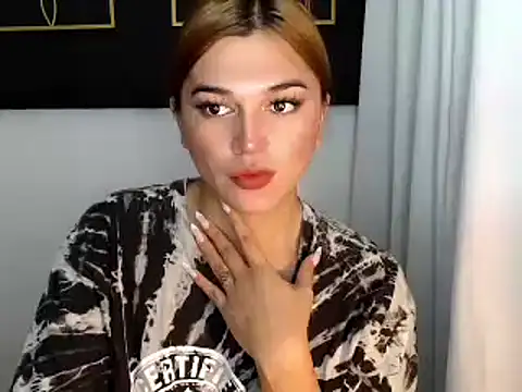 hotstellacumxxx online show from December 4, 4:43 am