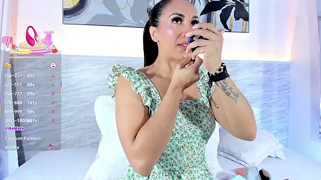 nayelii d online show from July 27, 12:23 pm