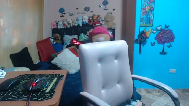 milfeddy  online show from October 6, 8:17 pm