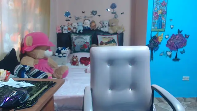 milfeddy  online show from December 17, 7:31 pm