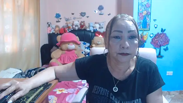 Snapshot of milfeddy_ chatting on May 27, 9:01 pm milfeddy online show from May 27, 9:01 pm
