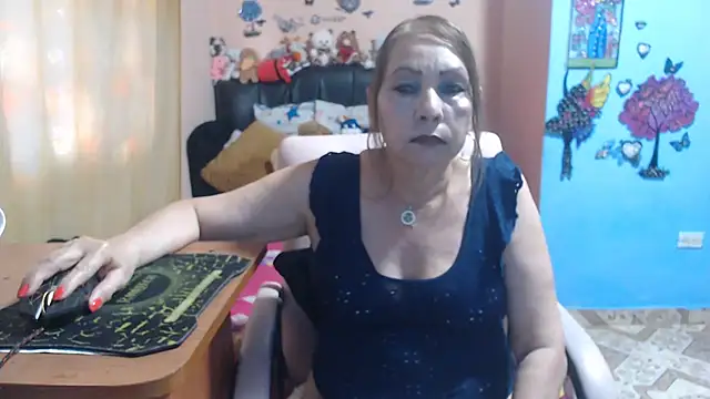 Snapshot of milfeddy_ chatting on June 3, 9:20 pm milfeddy online show from June 3, 9:20 pm