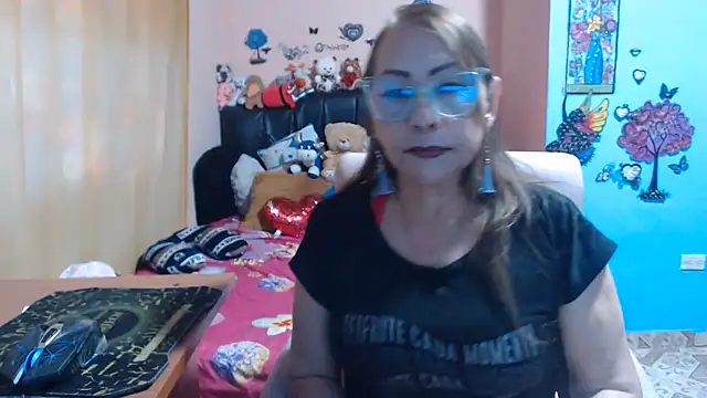 Snapshot of milfeddy_ chatting on June 4, 9:21 pm milfeddy online show from June 4, 9:21 pm