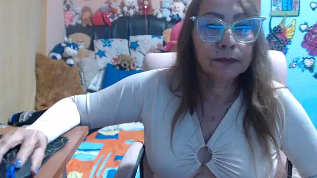 Snapshot of milfeddy_ chatting on July 6, 12:29 am milfeddy online show from July 6, 12:29 am