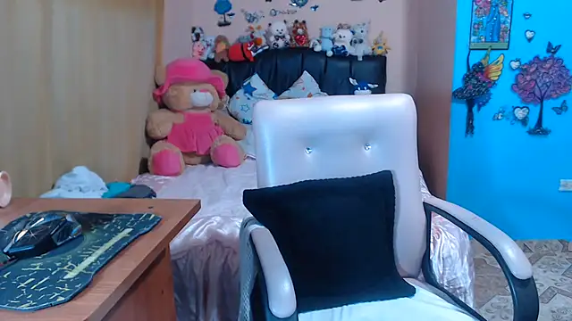 Snapshot of milfeddy_ chatting on July 23, 11:57 pm milfeddy online show from July 23, 11:57 pm