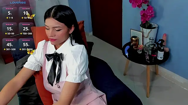 Julia-roberths online show from March 14, 1:24 pm