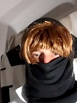 Snapshot of xxxcross90 chatting on February 24, 2:42 am xxxcross90 online show from February 24, 2:42 am