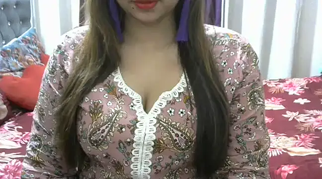 cutebengaligirl online show from March 3, 8:32 pm