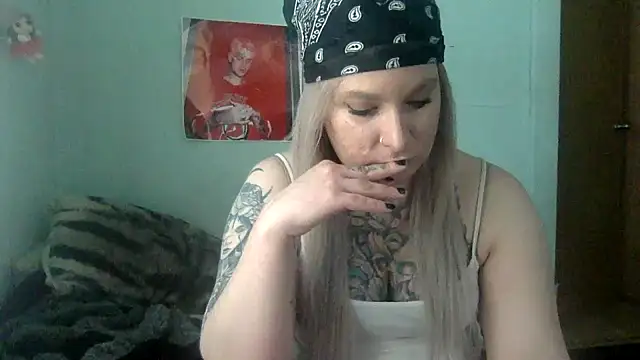 Snapshot of alexabunni chatting on February 28, 4:41 pm alexabunni online show from February 28, 4:41 pm