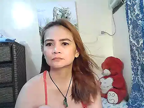 Snapshot of Kisses-13 chatting on January 16, 2:43 pm Kisses-13 online show from January 16, 2:43 pm