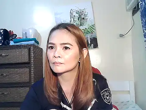 Snapshot of Kisses-13 chatting on February 9, 1:15 pm Kisses-13 online show from February 9, 1:15 pm