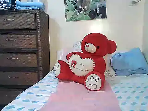 Snapshot of Kisses-13 chatting on March 20, 1:49 pm Kisses-13 online show from March 20, 1:49 pm