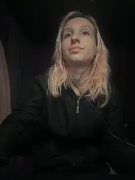 bunnydark00 online show from October 9, 11:03 pm