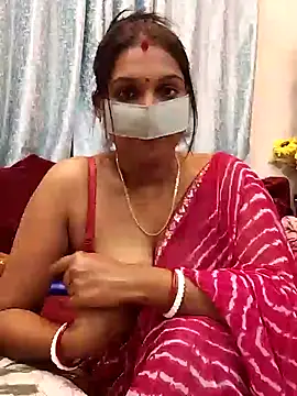 Queen Dolly online show from December 29, 5:44 pm