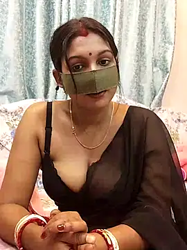 Queen Dolly online show from March 18, 6:04 pm