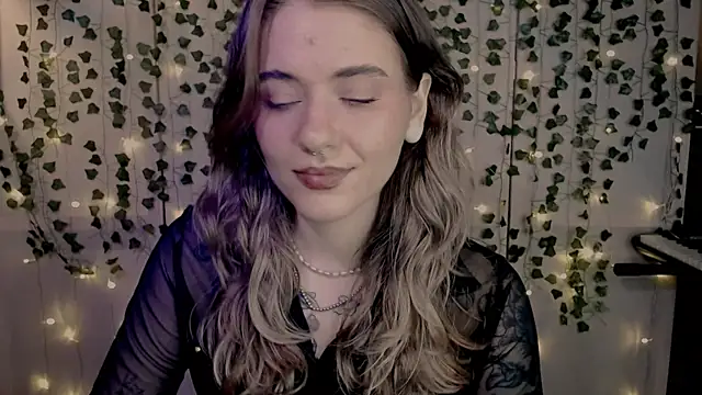 Snapshot of risha_laas chatting on February 1, 7:23 pm risha laas online show from February 1, 7:23 pm