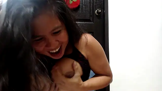 Snapshot of Vanessa3329 chatting on November 24, 2:06 pm Vanessa3329 online show from November 24, 2:06 pm