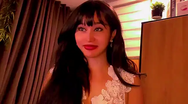 YOURCRISTINAS online show from December 16, 1:31 am