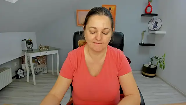 LollaGirl online show from January 25, 4:23 am