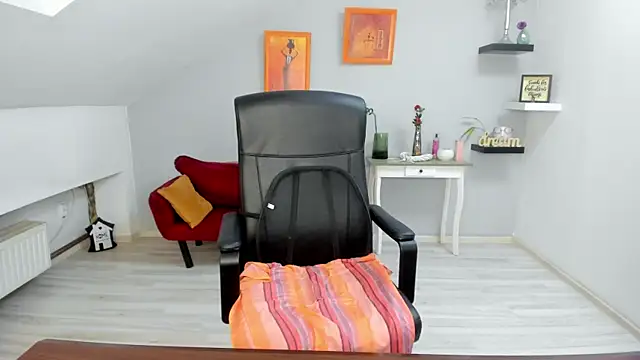 LollaGirl online show from November 14, 4:22 am