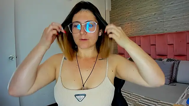 SarahDeyvis online show from October 28, 4:20 pm