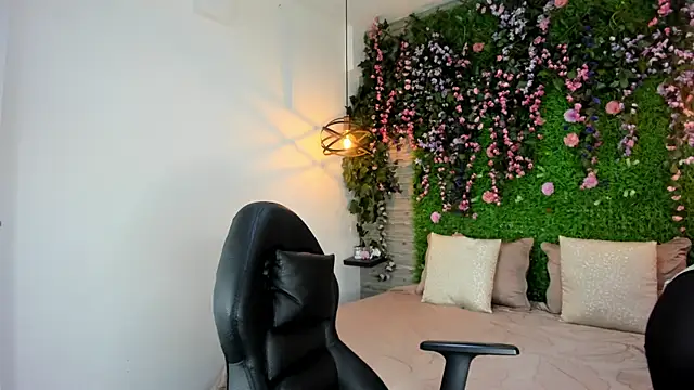 SarahDeyvis online show from December 15, 10:52 am