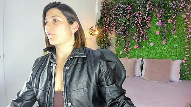 SarahDeyvis online show from February 24, 1:09 pm