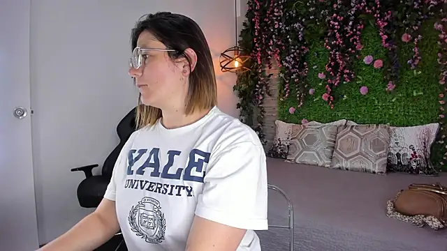 SarahDeyvis online show from March 13, 3:13 am