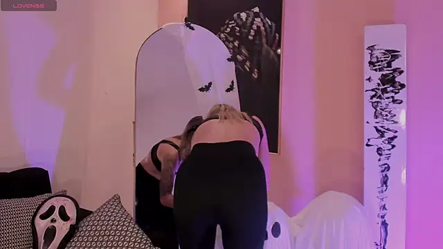 EveBensonX online show from October 31, 12:39 pm