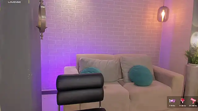 EveBensonX online show from November 15, 8:16 pm