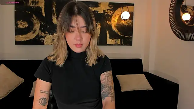 EveBensonX online show from May 26, 8:27 pm