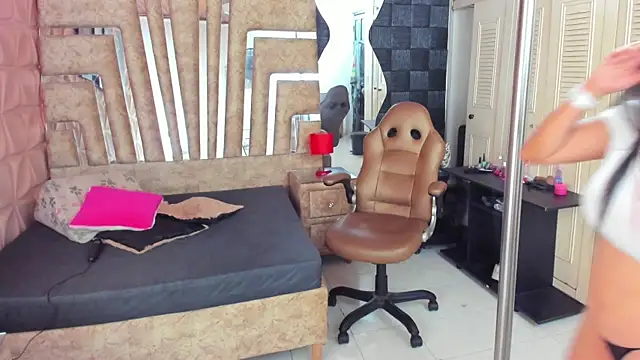 cute sassy online show from June 15, 3:36 pm