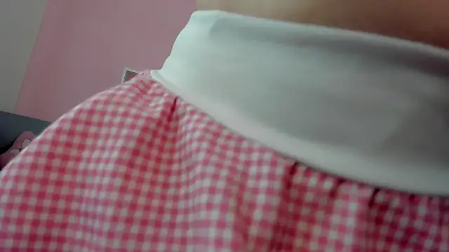 Snapshot of 18candys chatting on February 9, 6:26 pm 18candys online show from February 9, 6:26 pm