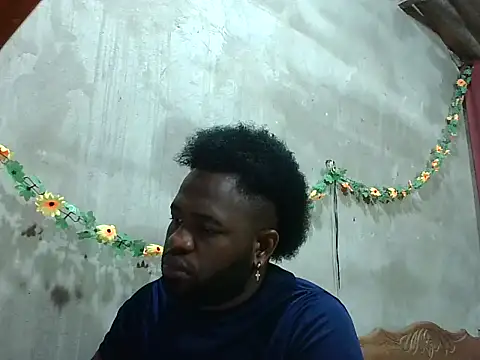 Snapshot of 2ocmaxi chatting on February 23, 7:33 pm 2ocmaxi online show from February 23, 7:33 pm