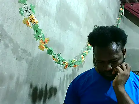 Snapshot of 2ocmaxi chatting on March 10, 3:00 am 2ocmaxi online show from March 10, 3:00 am