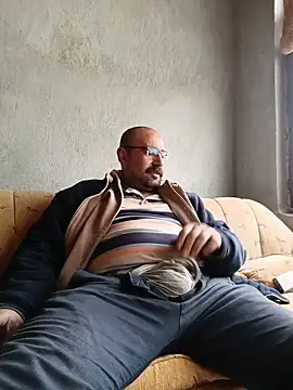 masculine bear daddy online show from December 5, 9:40 am