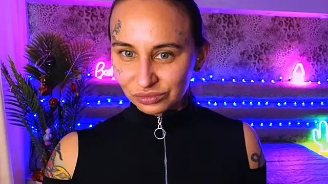 Cool Freak  online show from December 20, 12:27 pm