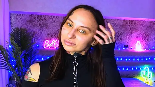 Cool Freak  online show from February 4, 10:10 am