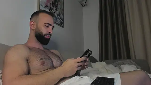 Snapshot of MichaelMasterss chatting on December 17, 9:10 pm MichaelMasterss online show from December 17, 9:10 pm