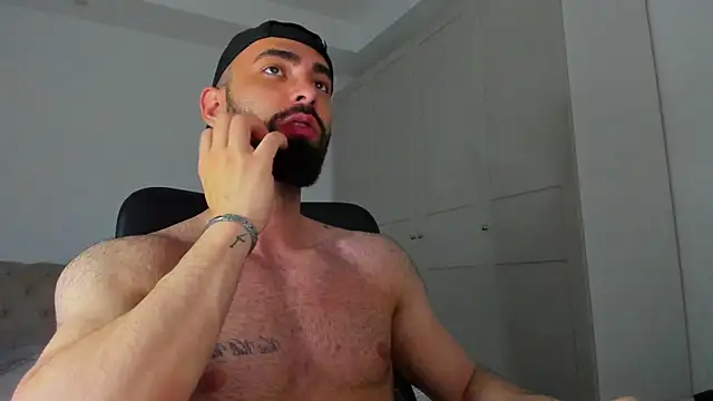 MichaelMasterss online show from May 4, 10:17 pm