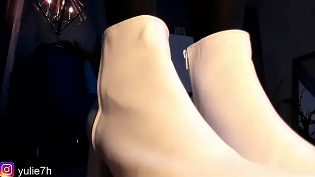  Jessy Moon  online show from December 18, 11:33 pm