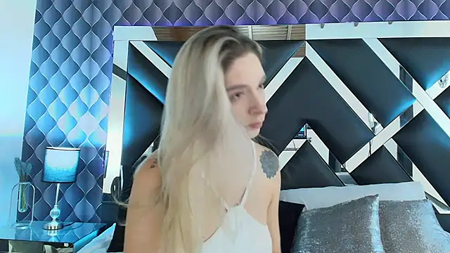 victoriaa lee  online show from January 22, 9:54 pm