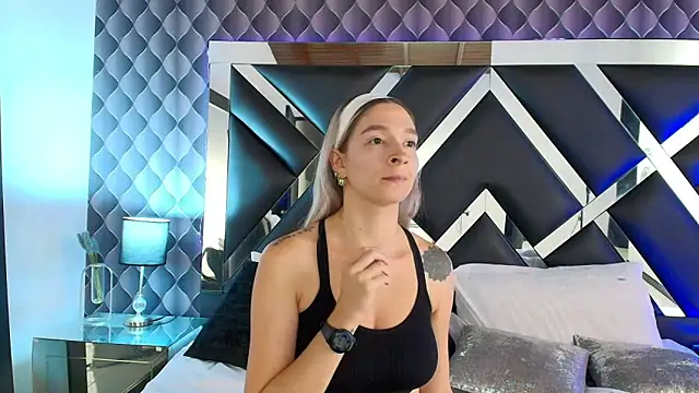 victoriaa lee  online show from February 24, 10:47 pm