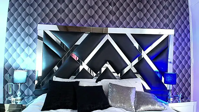 victoriaa lee  online show from February 25, 9:46 pm