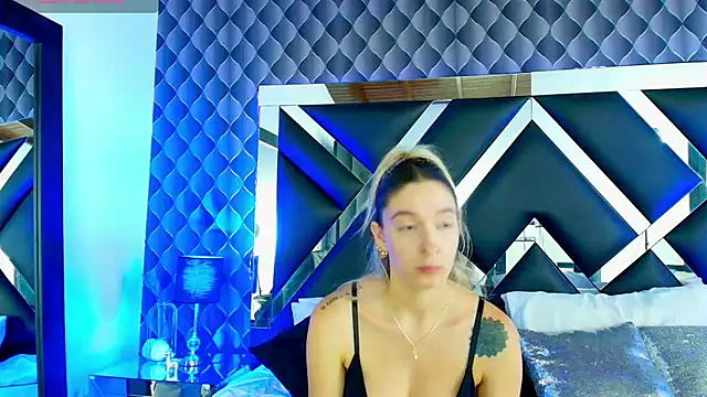 victoriaa lee  online show from March 11, 12:54 am