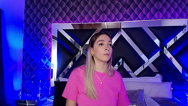 victoriaa lee  online show from September 8, 9:14 pm